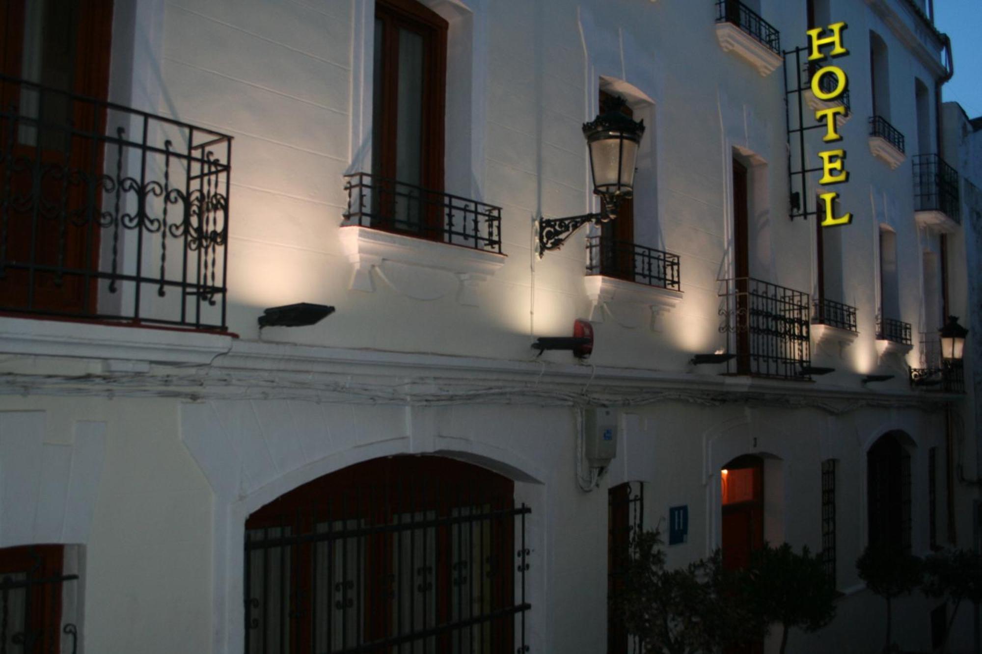 Hotel Castilla Caceres Exterior photo